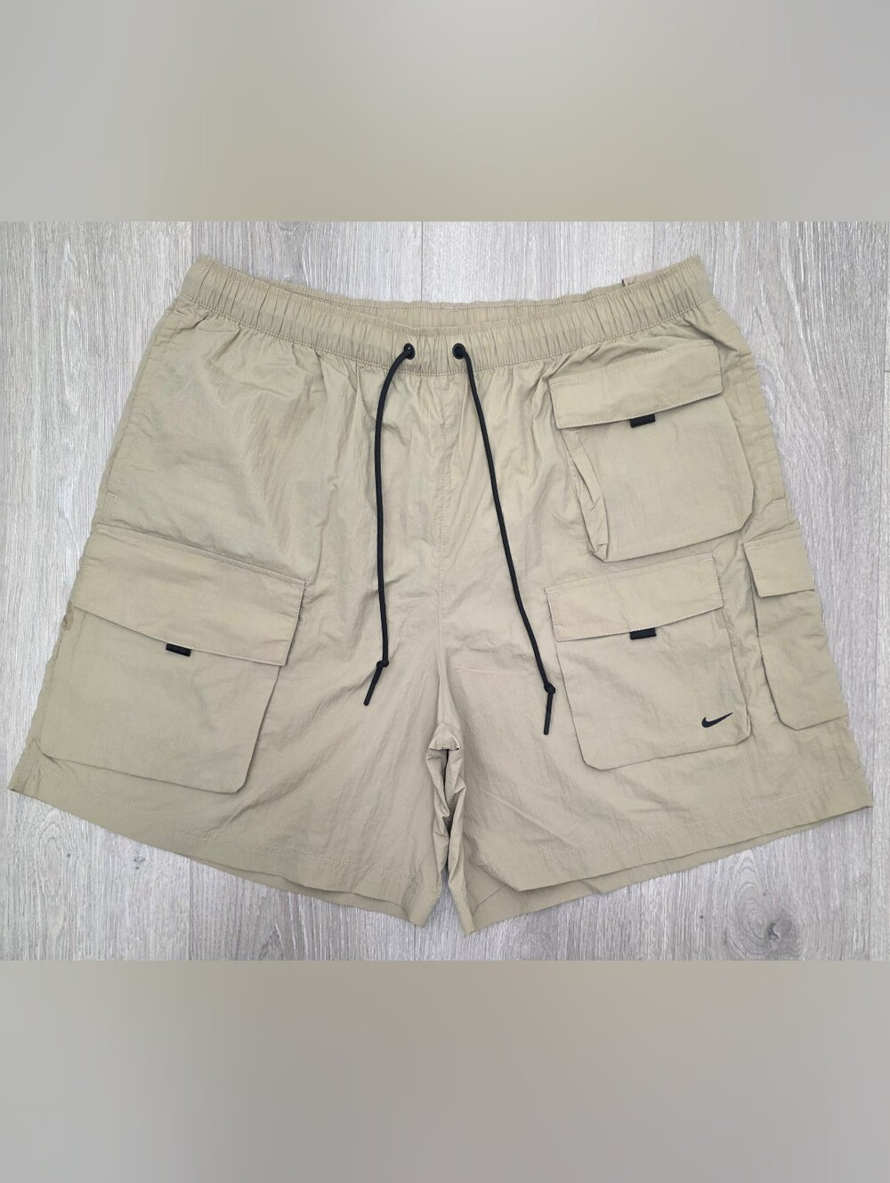Nike Tech Woven Cargo Utility Parachute Shorts HJ0677-297 Men’s L NWT MSRP $115